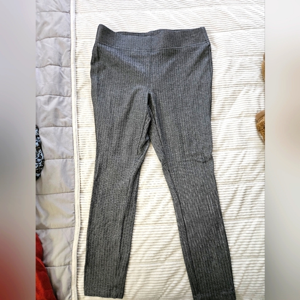 LOFT Gray/Black Ribbed Leggings Size MP